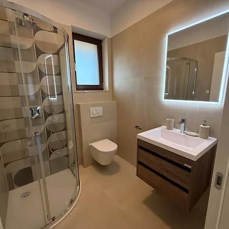 Robi 2 Apartment